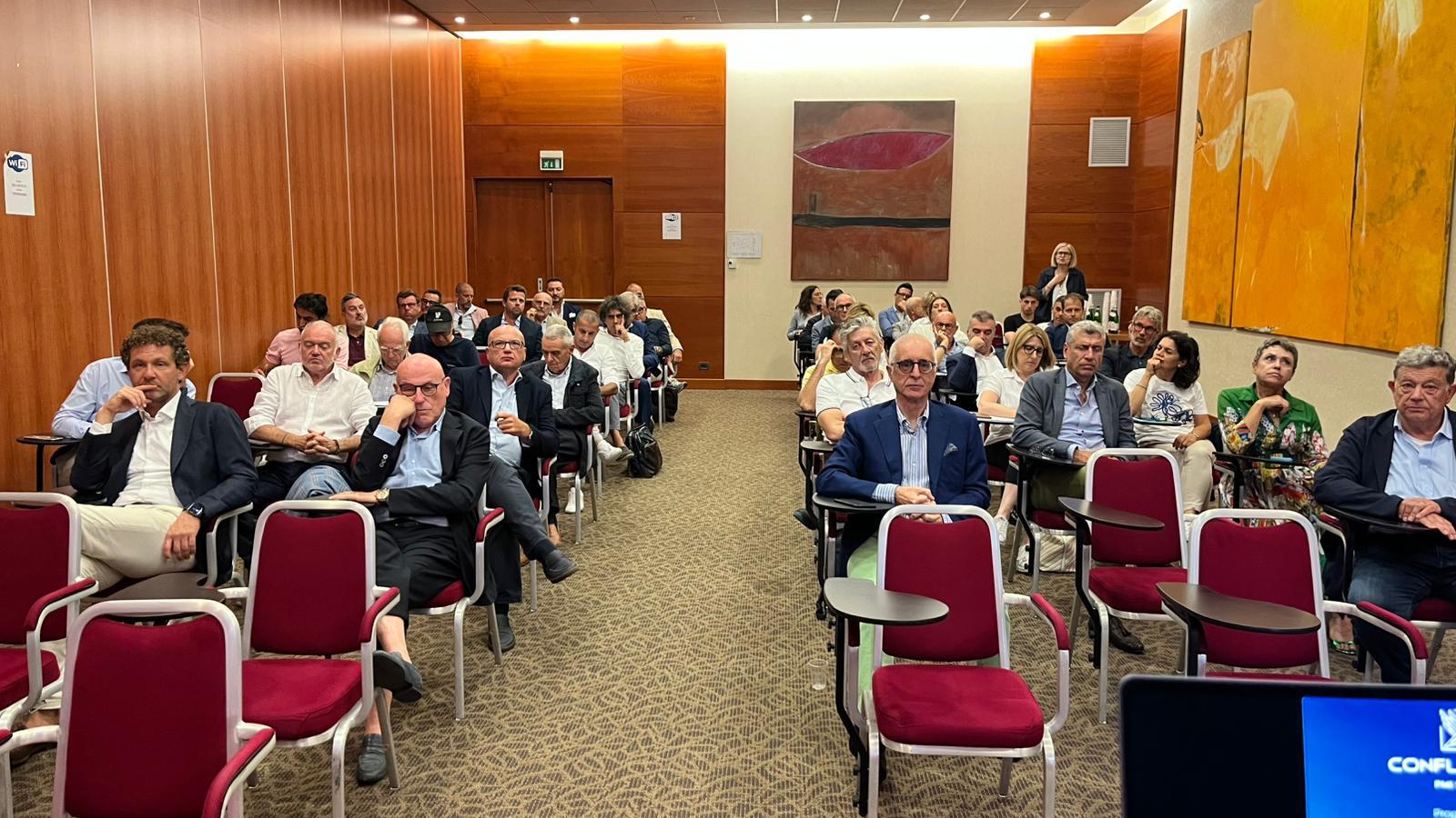 Una panoramica del pubblico durante l’incontro.
